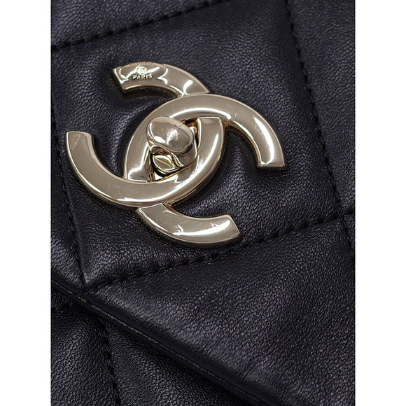 Chanel Quilted Chain Flap Bag - Picture 8 of 9